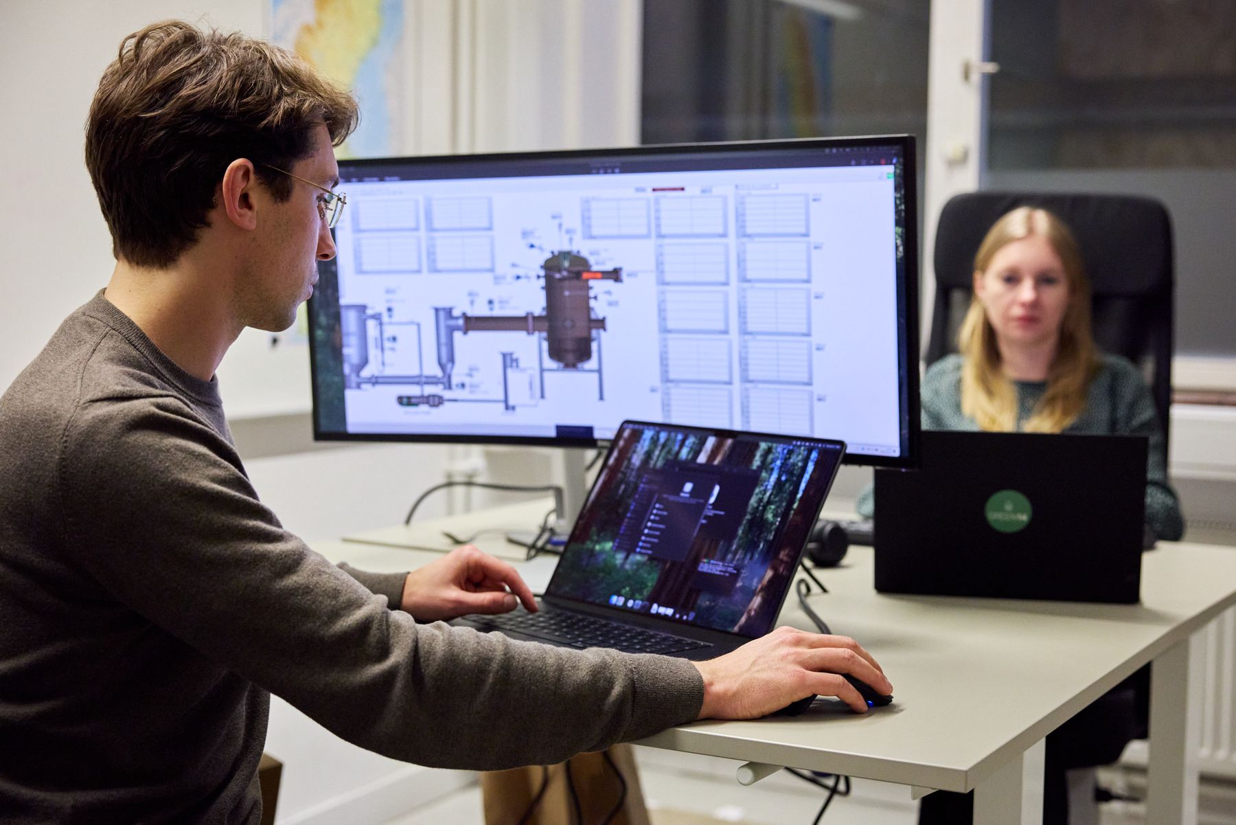 GREEN14 engineers working with multiphysics simulation